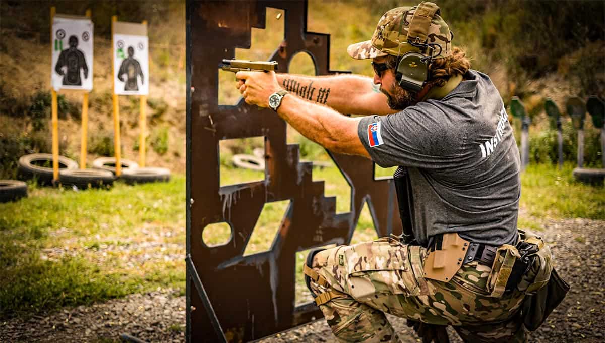 US SOFPistol/Rifle: Use of Cover/Barricades 